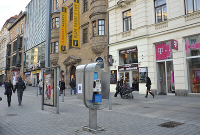 Brno: Telefonní budky pro dobíjení mobilů a veřejnou wifi síť